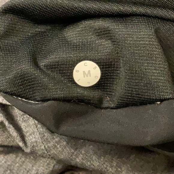 Lululemon men’s shorts size M color gray - Picture 8 of 11